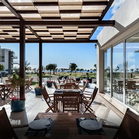 Thalassa شقة *